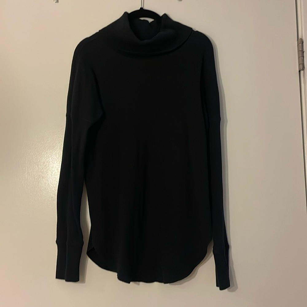 ARITZIA/BABATON Waffle Turtleneck (Medium)